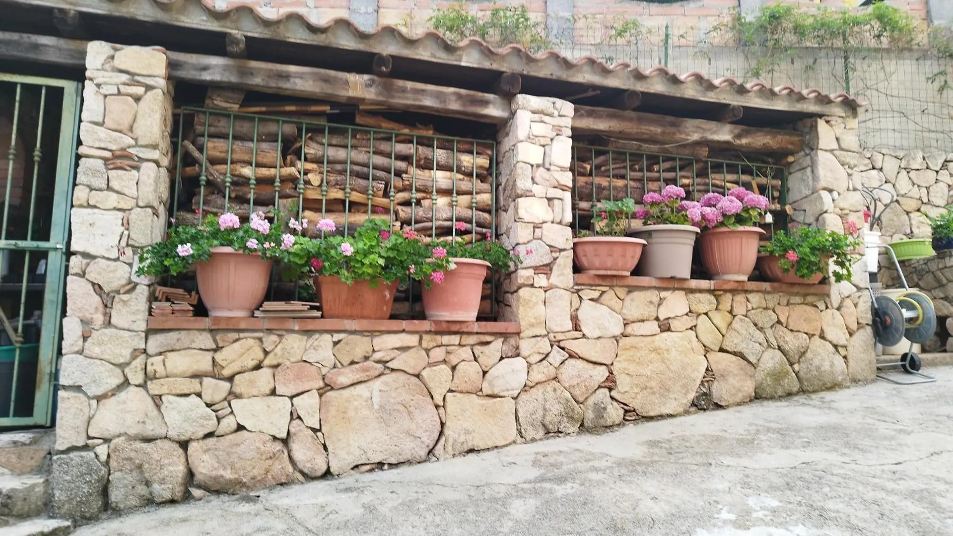 شقة Appartamenti La Collina Jerzu