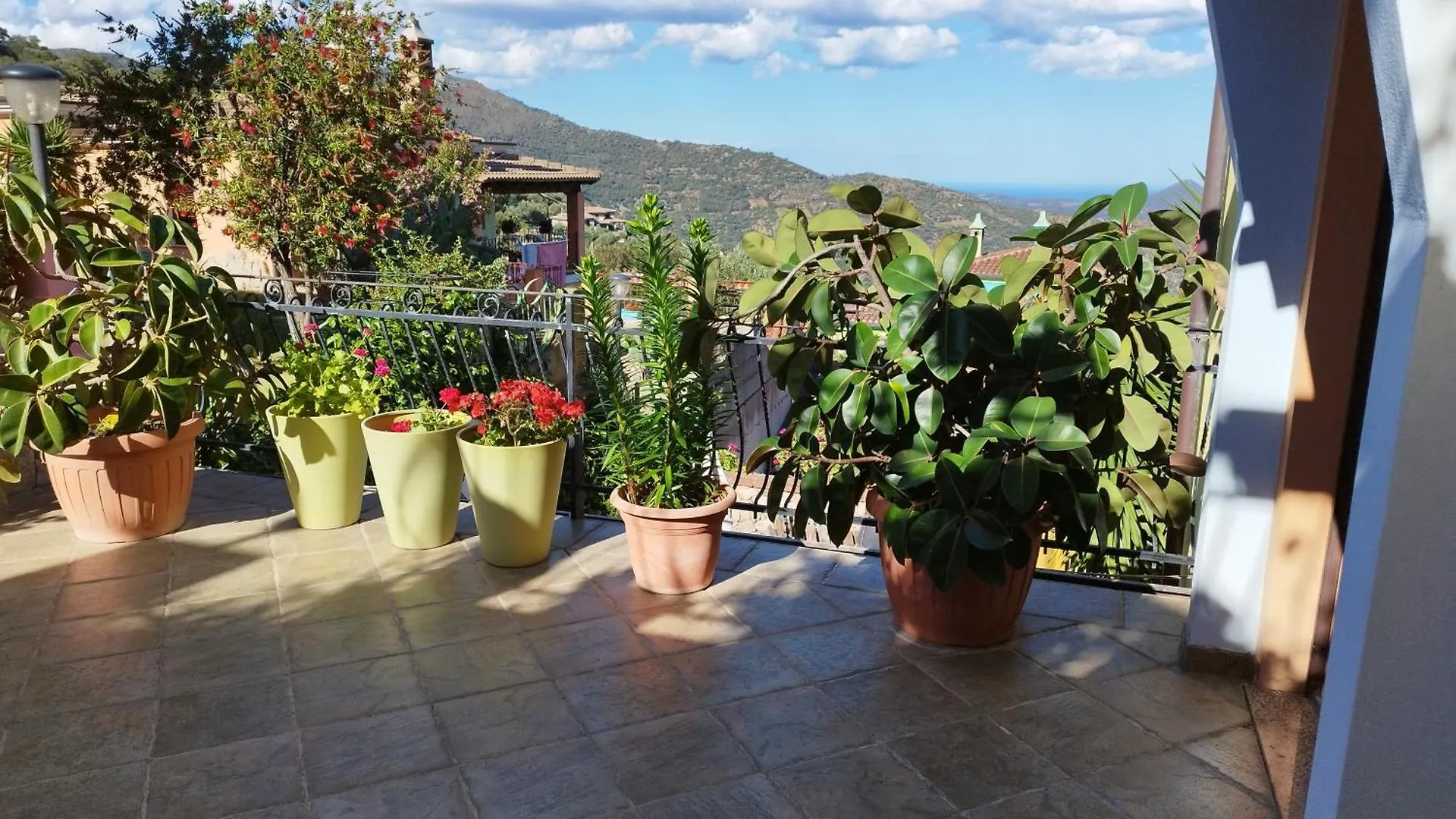 Appartamenti La Collina Jerzu 0*,  إيطاليا